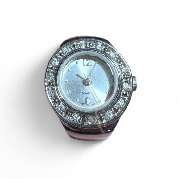 Avon Vintage Silver tone finger Watch. - Picture 4 of 7